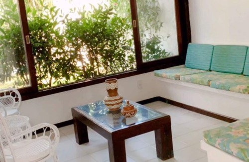 Manguinhos House | Cozy Retreat Just Steps from the Beach with Spa & Breakfast