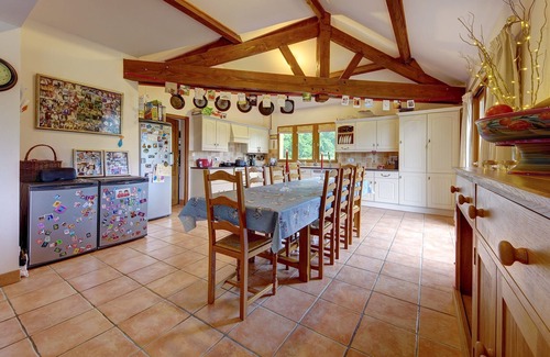 Abjat-sur-Bandiat House | Welcoming Dordogne Retreat for 10 with Pool & Pet-Friendly Amenities