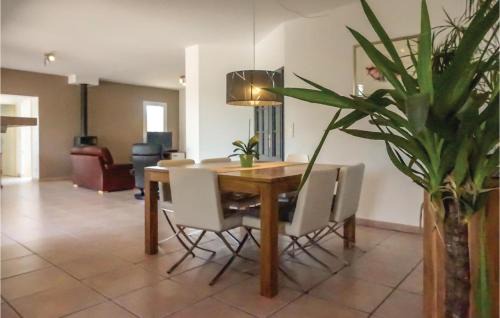 Prades-sur-Vernazobre House | Charming Retreat in Prades-Sur-Vernazobre with Pool