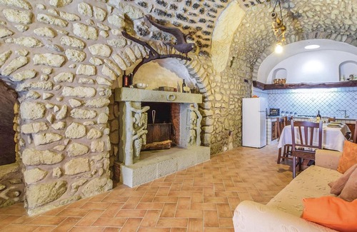 Barano d'Ischia House | Cozy 1 Bedroom Retreat in Barano d'Ischia with Spa