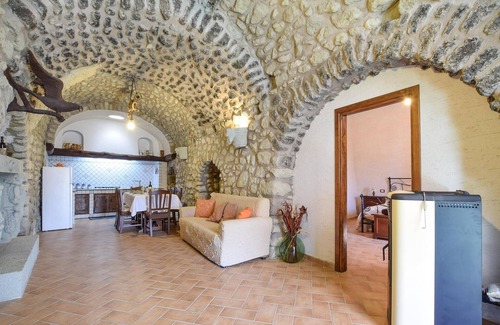 Barano d'Ischia House | Cozy 1 Bedroom Retreat in Barano d'Ischia with Spa