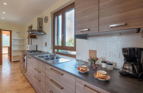 Belmonte in Sabina House | Cozy Vacation Stay in Lazio with Spa & Pet-Friendly Amenities