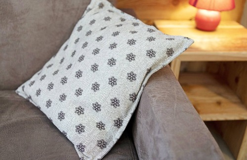 Almazzago Apartment | Beautiful Holiday Apartment “Appartamento Enrico” with Mountain View, Shared Garden