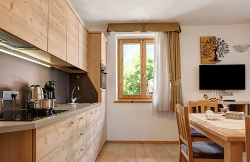 Almazzago Apartment | Beautiful Holiday Apartment “Appartamento Enrico” with Mountain View, Shared Garden