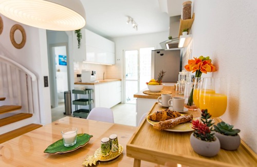 Morro Jable House | Scenic Holiday Home with Port Views & Spa Amenities