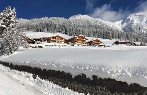 Alpbach Apartment | Cozy Holiday Flat Just 6 Minutes from the Ski Lift