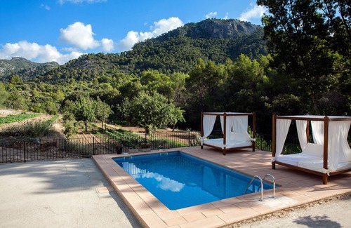 Binibona House | Idyllic Holiday Home with Private Pool in Binibona