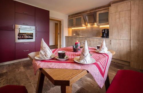 Fuegen House | Cozy Holiday Home with Sauna in Prime Location - 4 Stars