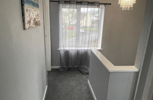 Graig Apartment | Elegant Holiday Home Near Newport City Centre - Sleeps 8