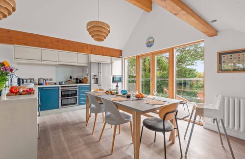 Talland House | Idyllic Holiday Home with Hot Tub Near Talland Beach