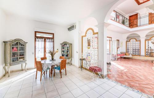 Saint-Cyr-sur-Loire House | Beautiful Home In Saint-Cyr-Sur-Loire