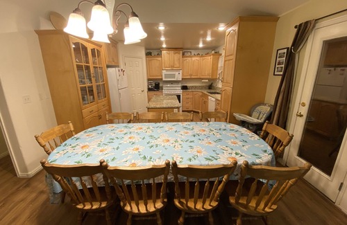 Idaho Falls House | Family-Friendly Retreat: 8 Bedrooms with Pool & Ocean View