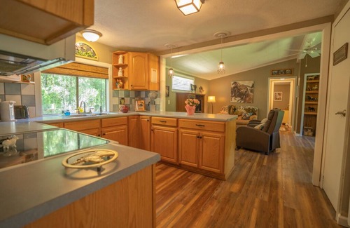 Brooksville House | Scenic Retreat Near Hiking Trails with Spa & Hot Tub