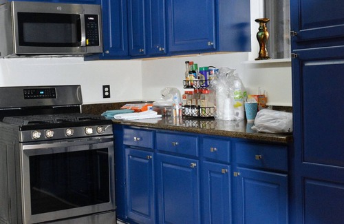 Fairgrounds House | Convenient Home Near Top Attractions for Families