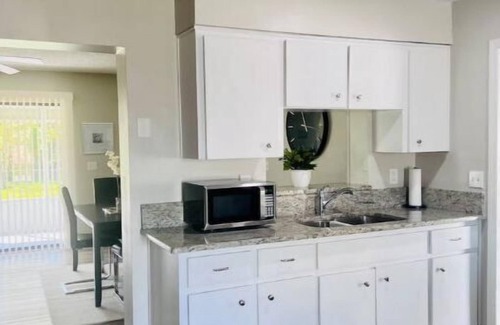 Malibu Groves House | Ideal Home Steps from Parks with Family-Friendly Amenities