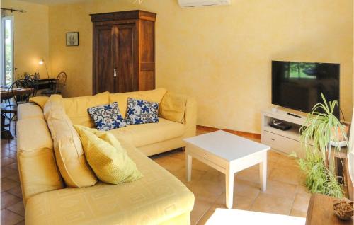 Nissan-lez-Enserune House | Family-Friendly 3 Bedroom Home with Pool in Nissan Lez Enserune