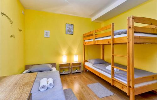 Sracinec House | Inviting Home in Svibovec Podravski with Pool & Kitchen