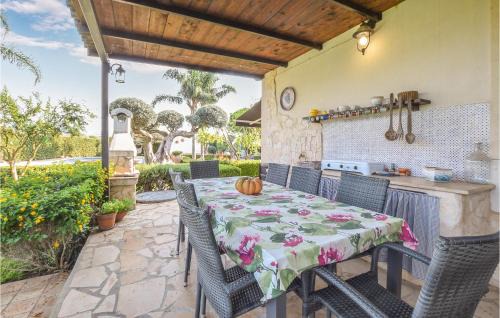 Chiaramonte Gulfi House | Welcoming Home in Chiaramonte Gulfi with Pool & Wifi
