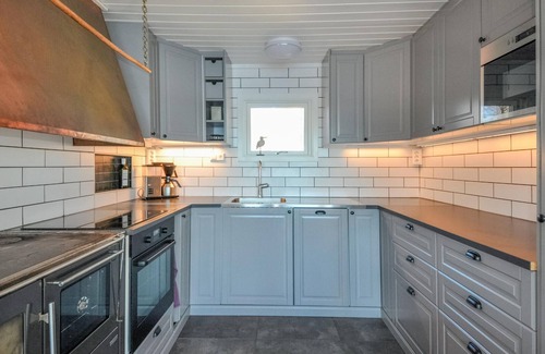 Arjang House | Beautiful home in årjäng with lake view