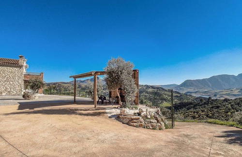 Algodonales House | Serene Cottage Overlooking Zahara-El Gastor Reservoir