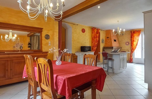 Amailloux House | Enjoy Family Getaways at This Poolside Vacation Home