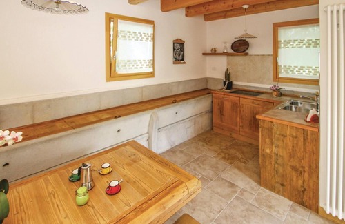 Belluno House | Cozy 1 Bedroom Retreat in Belluno with Spa & Breakfast