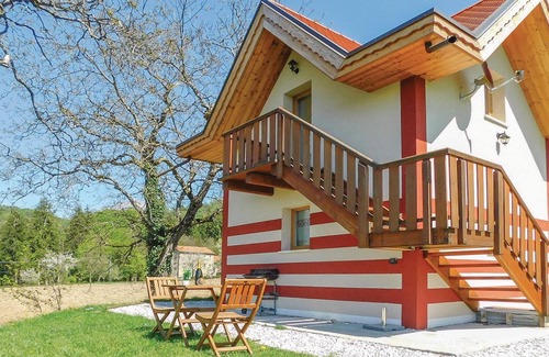 Belluno House | Cozy 1 Bedroom Retreat in Belluno with Spa & Breakfast