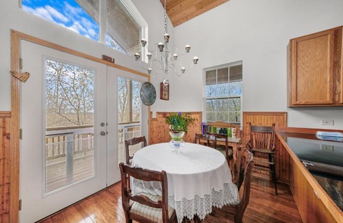 Waukegan House | Inviting Home in Beach Park, IL - Pet & Child Friendly Stay