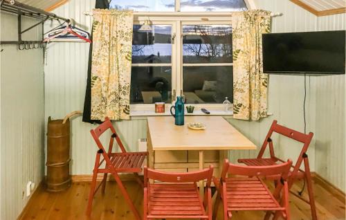 Falun House | Beautiful Home in Botolfsbo with Scenic Lake Views