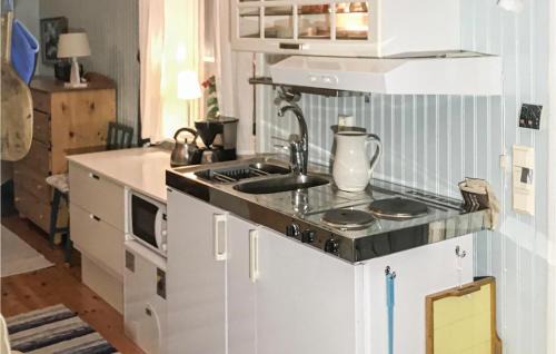 Falun House | Beautiful Home in Botolfsbo with Scenic Lake Views