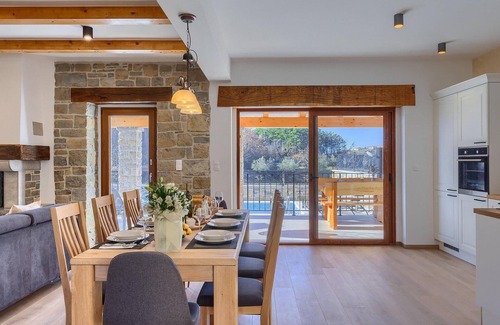 Marcenegla House | Discover Villa Poji: Relaxing Retreat with Pool and Spa