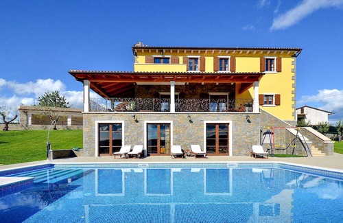 Sculci House | Family-Friendly 5 Bedroom Accommodation in Buzet