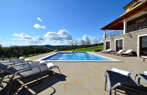 Sculci House | Family-Friendly 5 Bedroom Accommodation in Buzet