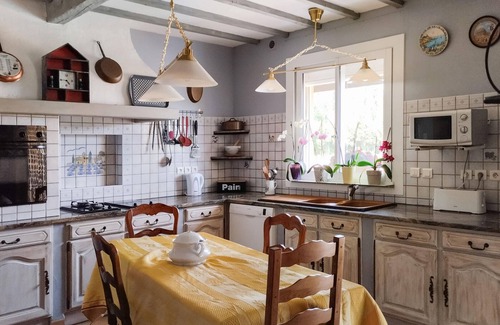 Cabannes House | Relaxing Family Vacation Home with Pool and Spa Amenities