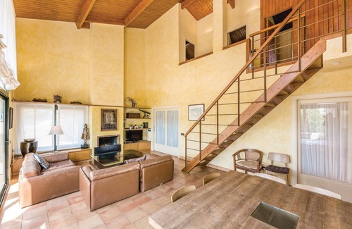 Capmany House | Spacious 7 Bedroom Retreat in Capmany with Pool & Spa