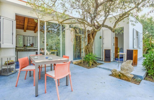 Cinisi House | Beautiful home in Cinisi with WiFi
