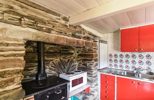 Dals Langed House | Cozy Home in Dals Långed with 2 Bedrooms & WiFi Access