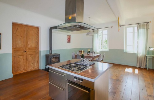 Die House | Relax in a Mountain View Home with Pool and Spa Amenities