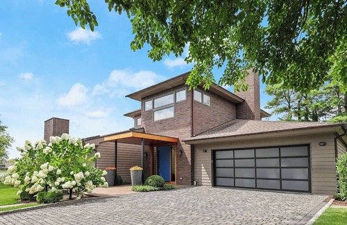Old Greenwich House | Beautiful home in downtown Old Greenwich
