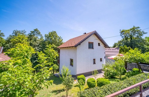 Generalski Stol House | Enjoy a Serene 3 Bedroom Retreat in Duga Resa