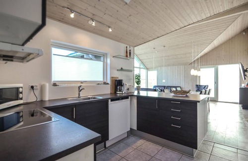 Ebeltoft House | Spacious 3 Bedroom Accommodation with Ocean Views in Ebeltoft