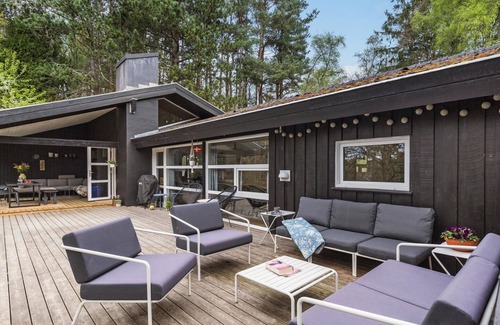 Femmøller House | Spacious 3-Bedroom Retreat with Ocean Views in Ebeltoft
