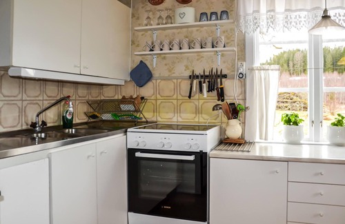 Dals-Ed Municipality House | Family-Friendly 3-Bedroom Retreat with Spa & Lake Views