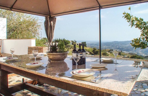 Rio Velez House | Scenic Mountain Retreat with Pool and Sea Views