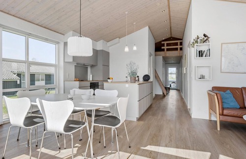 Bøjden House | Cozy Red Brick Cottage with Oceanfront Views for 8 Guests