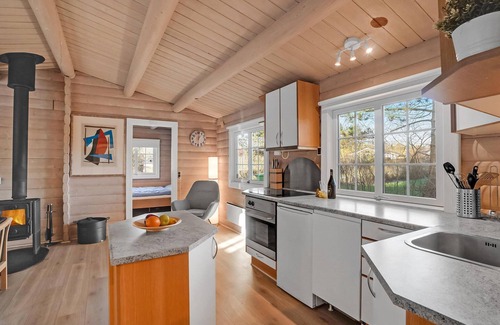 Ertebølle House | Family-Friendly Cottage with Pool and Ocean Views