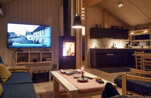 Flaa House | Elegant Cottage at Sørbølfjell with Spa and Lake Views