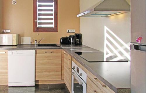 Venzolasca House | Cozy Home in Venzolasca with Pool and Free Wifi