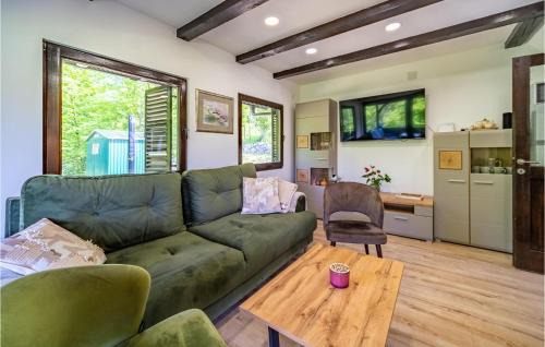 Netretic House | Cozy Retreat in Gornje Stative with Hot Tub & WiFi