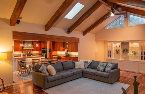 Northeast Heights House | Prime Location Home with Spa & Family-Friendly Amenities